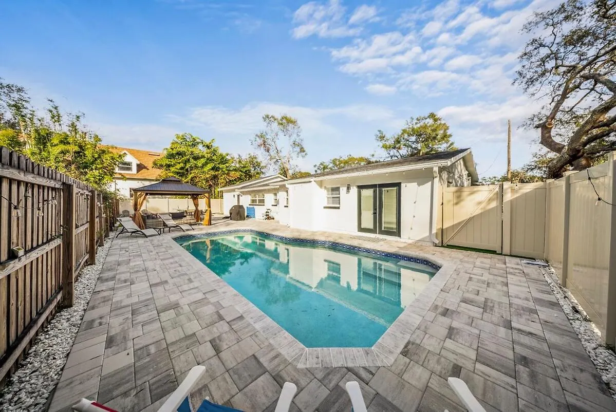 Fun Oasis! Private Pool, Hammock, Golf & Grill! Διαμέρισμα Τάμπα