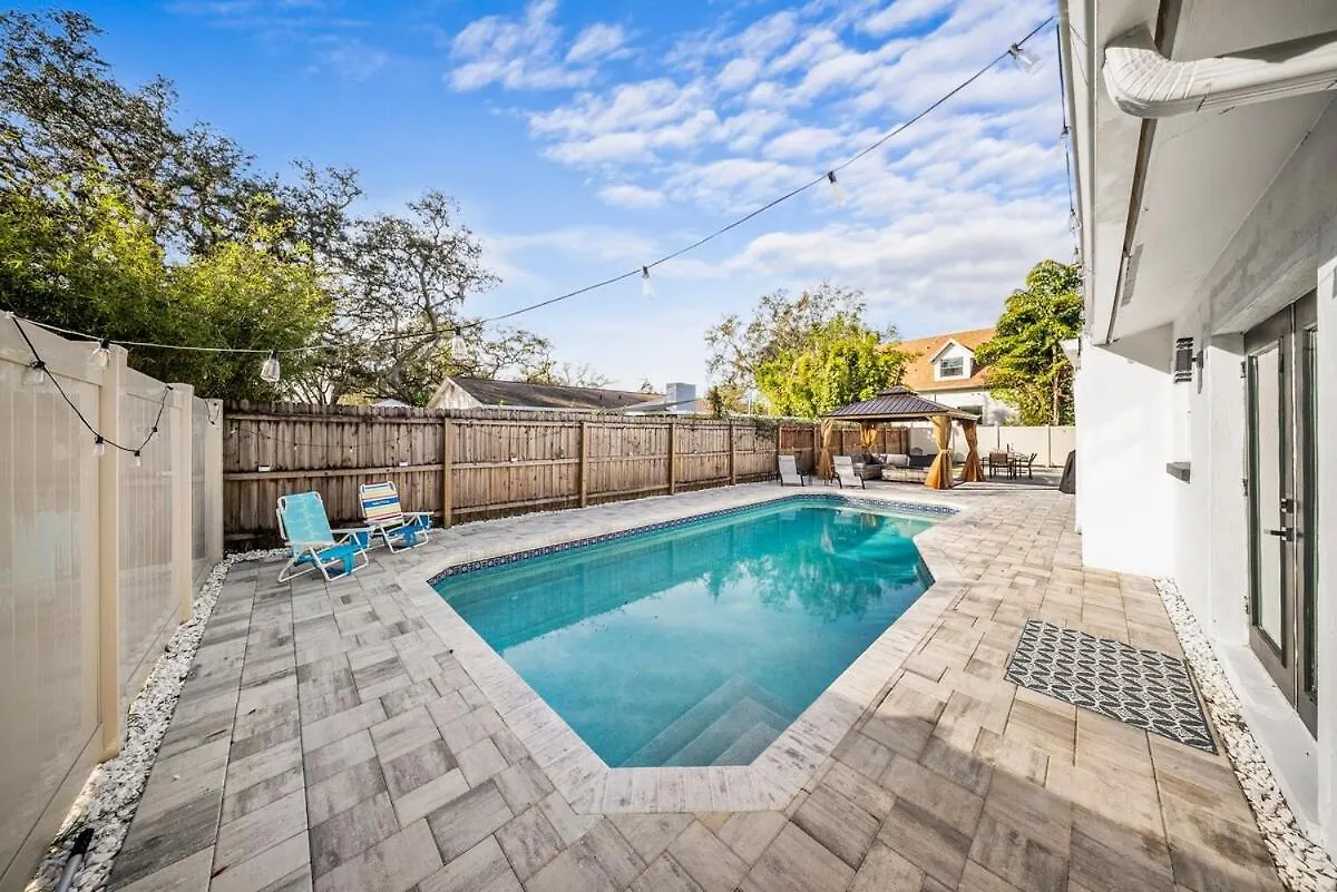 Fun Oasis! Private Pool, Hammock, Golf & Grill! Διαμέρισμα Τάμπα